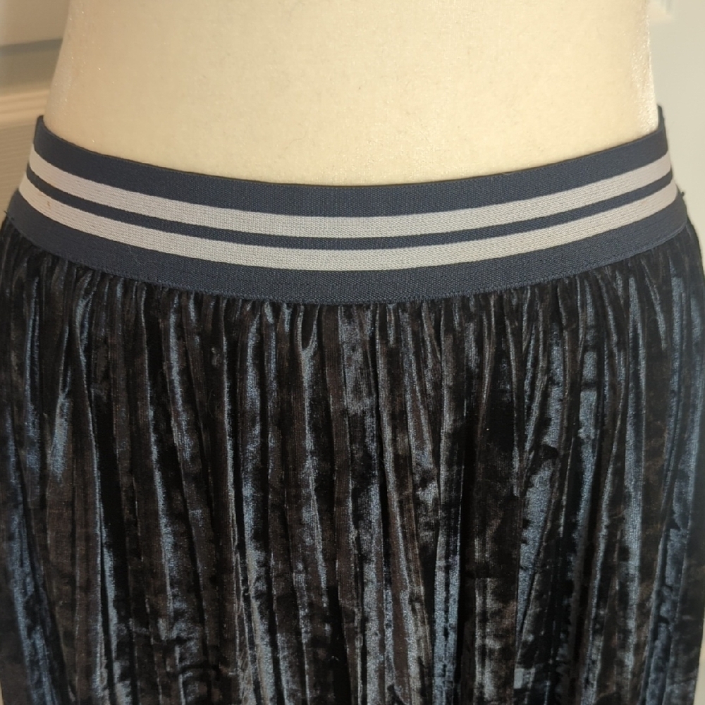 Navy Velvet Pleated Skirt - Picture 2 of 2